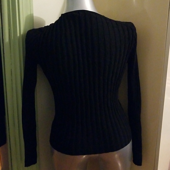 Top - Picture 4 of 5